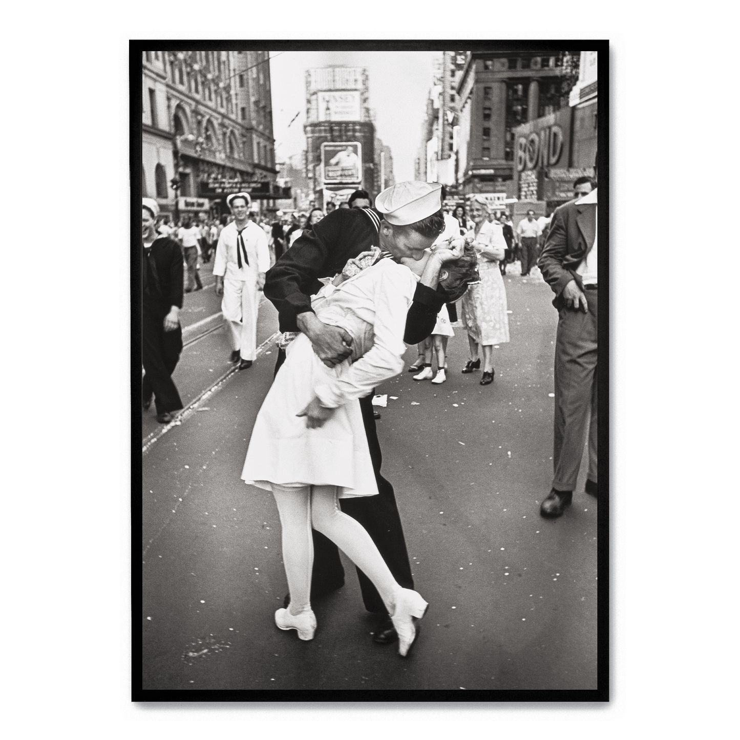 V-J Day Celebration | Times Square Kiss | Iconic Historical Photography Art | Black and White Poster | Wall Décor | Bedroom, Living Room, Office | Unique Home Decoration