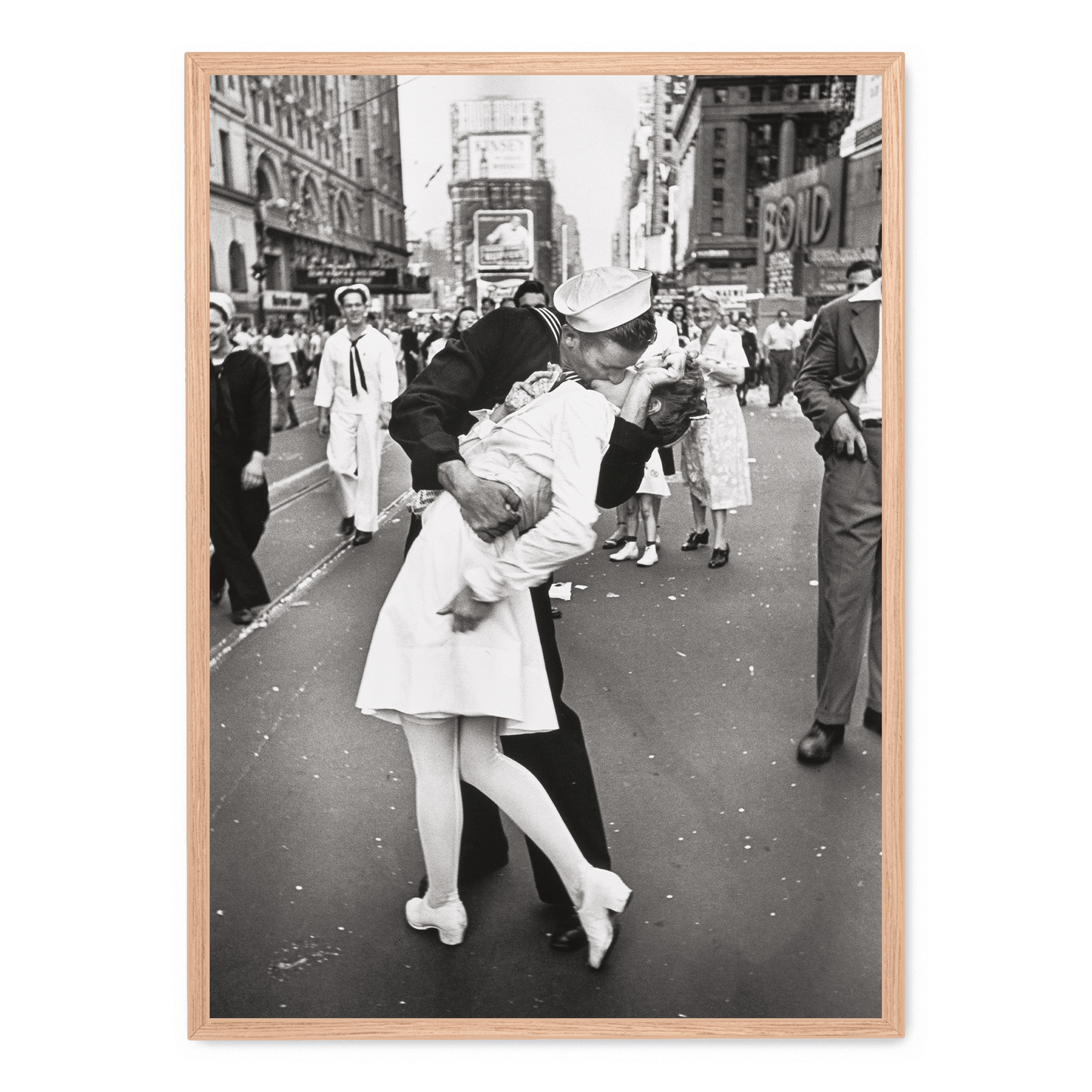 V-J Day Celebration | Times Square Kiss | Iconic Historical Photography Art | Black and White Poster | Wall Décor | Bedroom, Living Room, Office | Unique Home Decoration