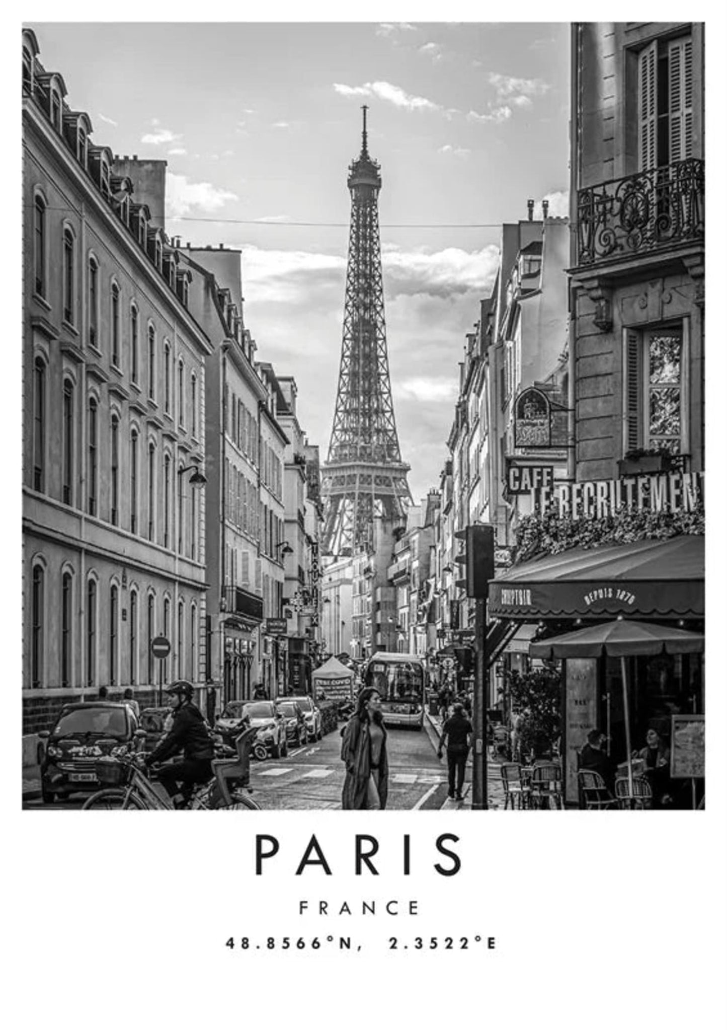 EIFFEL TOWER ROMANCE