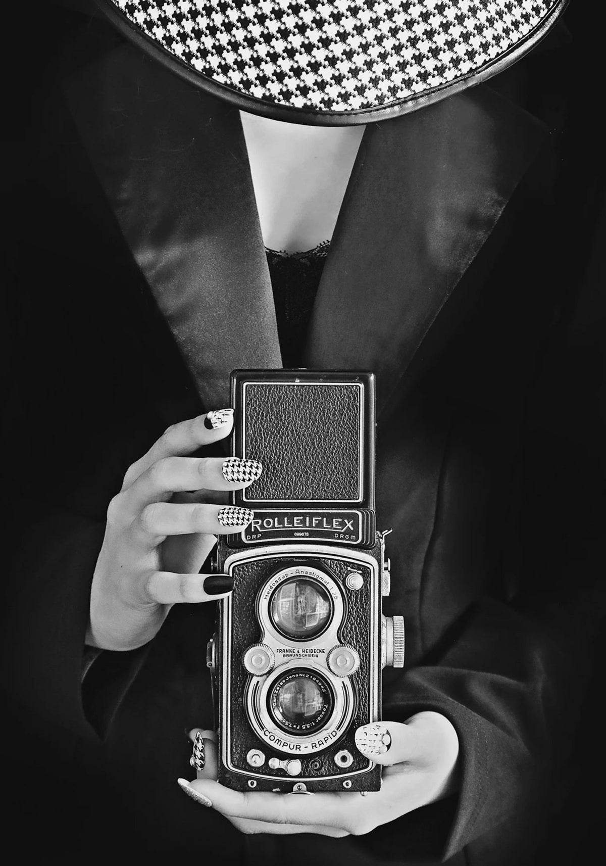 WOMAN WITH CAMERA