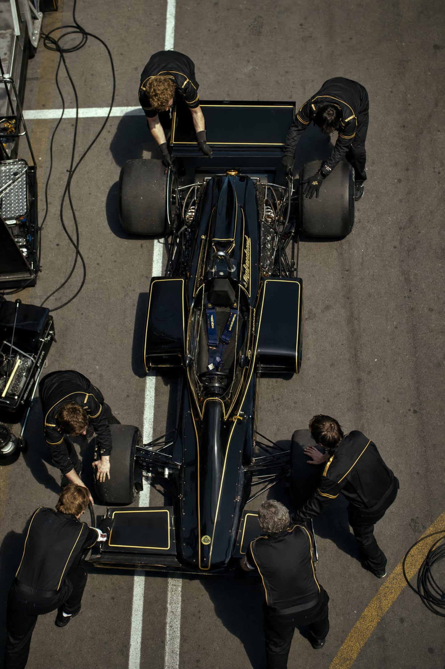 LOTUS PIT STOP
