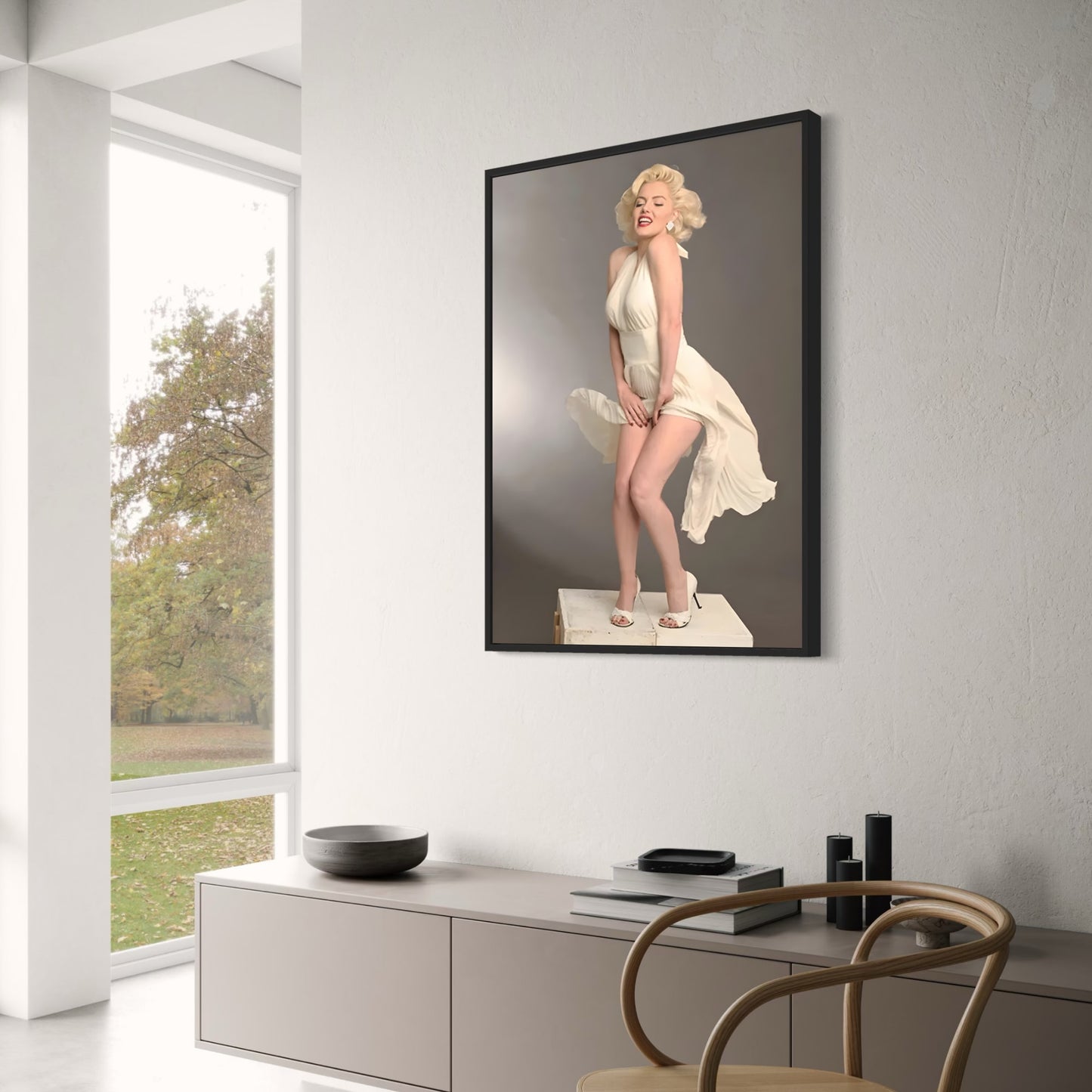 Marilyn Monroe | Playful Pose